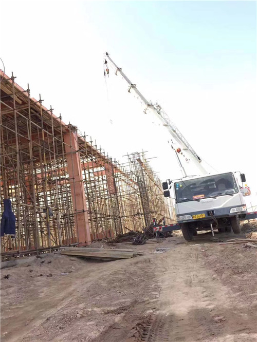 雅江县吊车作业的安全注意事项有哪些？