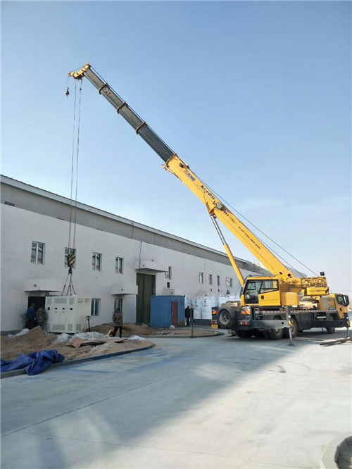 雅江县“超载就喊停”—— 吊车的 “重量保镖” 技术