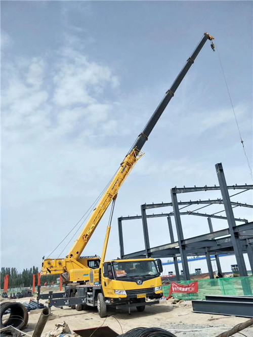 雅江县超高层建筑钢结构吊装案例